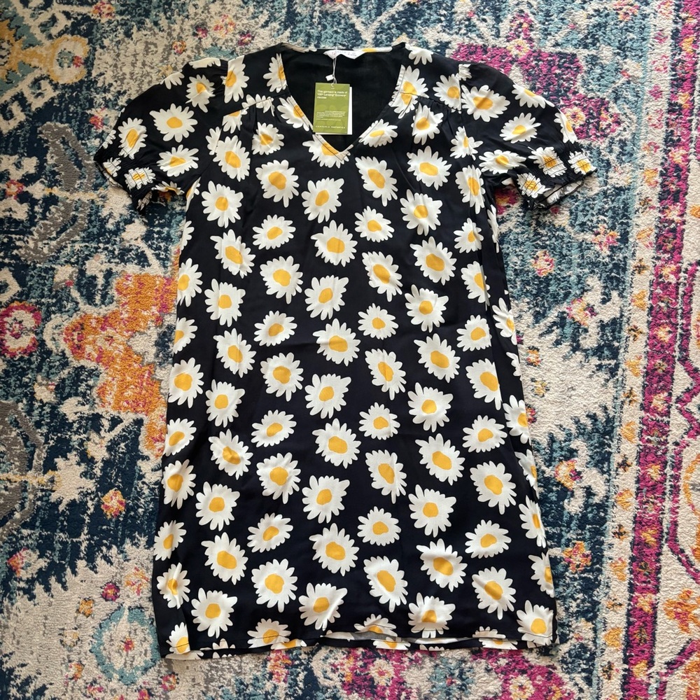 Compania Fantastica Black Shift Dress with Daisy Print